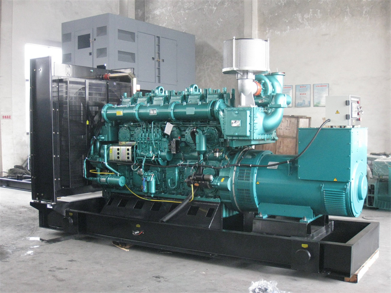 芷江200KW 柴油发电机的油耗是多少?